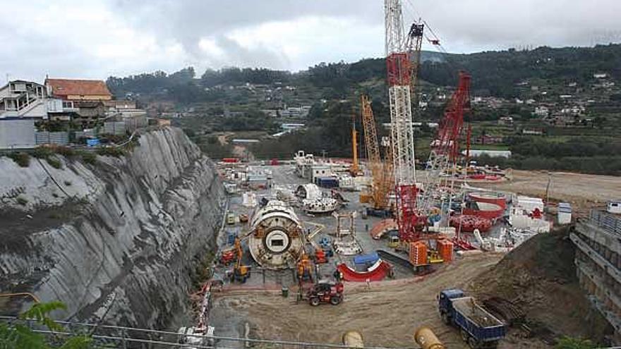 La perforadora que excavará el túnel está en fase de montaje en As Maceiras (Redondela).