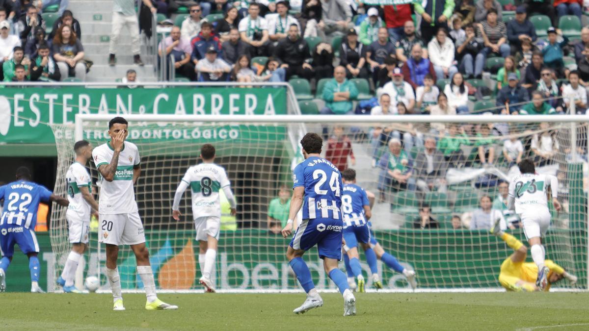 LALIGA EA SPORTS | Elche y Alavés empatan en un partido tenso y prolongan su sufrimiento