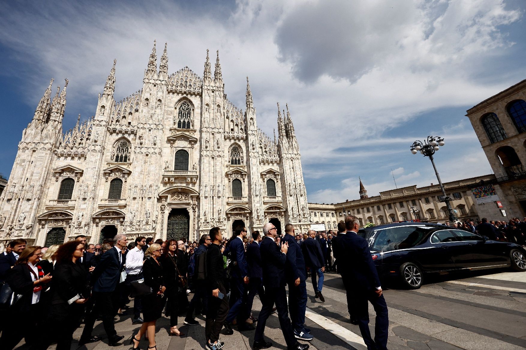 Itàlia homenatja Berlusconi amb un simbòlic funeral d'Estat que congrega a milers de persones