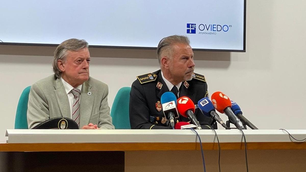 El matrimonio que encerró a sus tres hijos en Oviedo durante años acumulaba basura y medicamentos: "La situación sorprendió a los agentes"