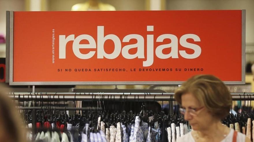 Los comerciantes certifican la falta de sentido de las rebajas de verano