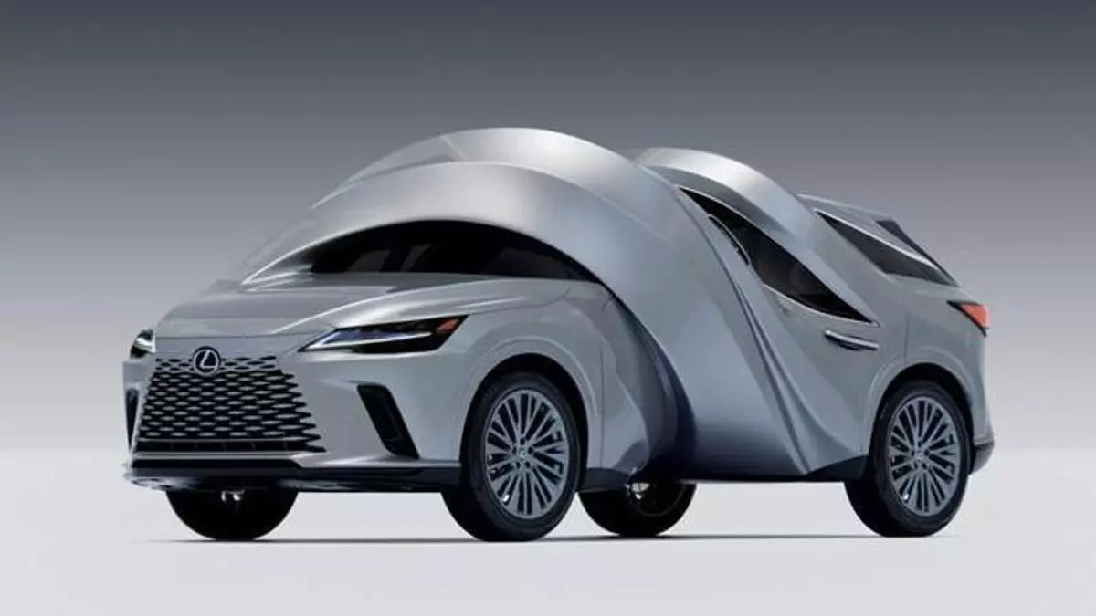 Lexus presenta un RZ450e con forma de anillo y un RX450h+ completamente retorcido