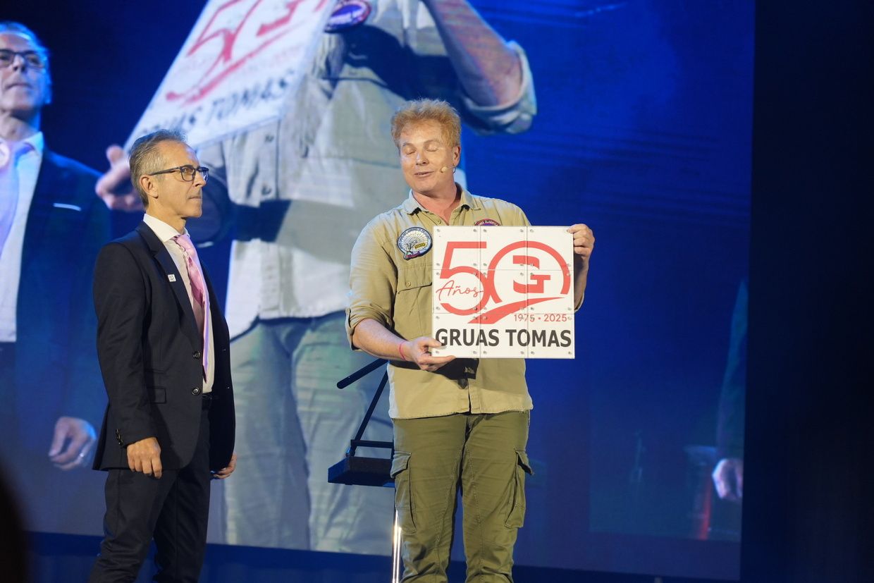 Galería de fotos de la gala del 50º aniversario de Grúas Tomás en Vila-real