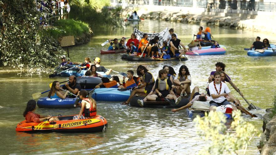 La Bajada del Canal cumple 40 años con un éxito de participación