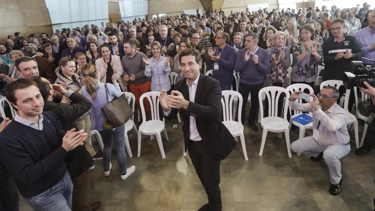 Company en el congreso que salió elegido presidente