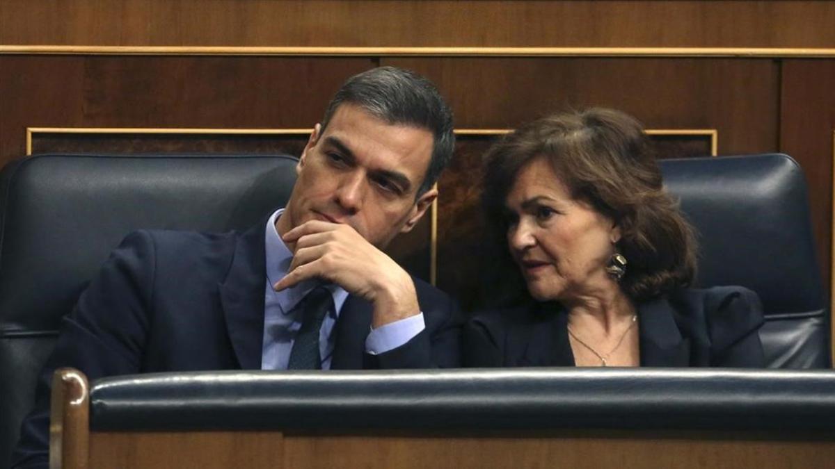 Pedro Sánchez y Carmen Calvo