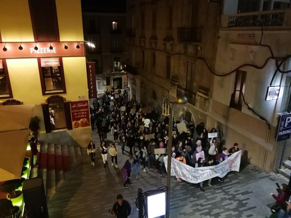 Multitudinària manifestació a Figueres pel 8M