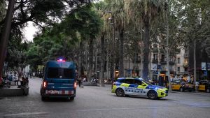 La policía intensifica su control en el Raval