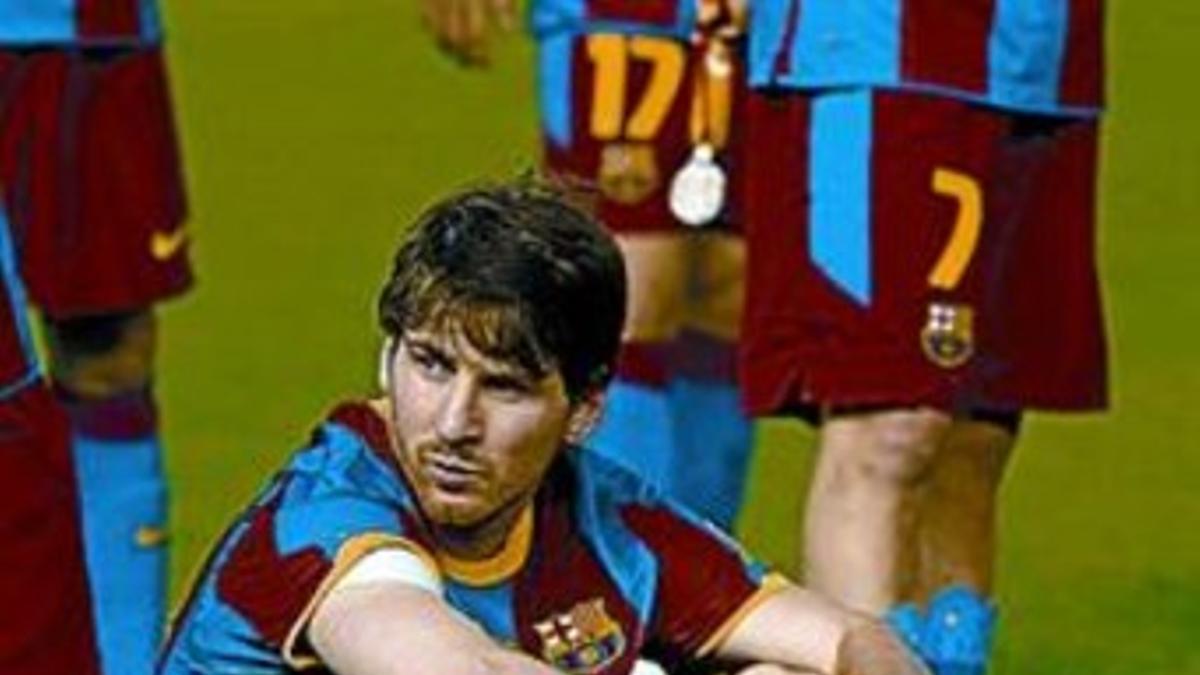 Messi, en Mestalla tras perder la final.