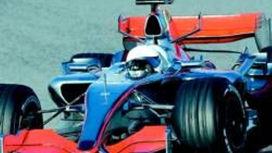 Alonso prueba por primera vez su McLaren tras el sí de Briattore