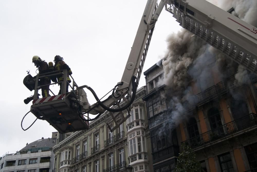 Incendio en la calle Uría de Oviedo