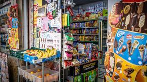 BCN va imposar 104 sancions en mig any a supermercats de 24 hores