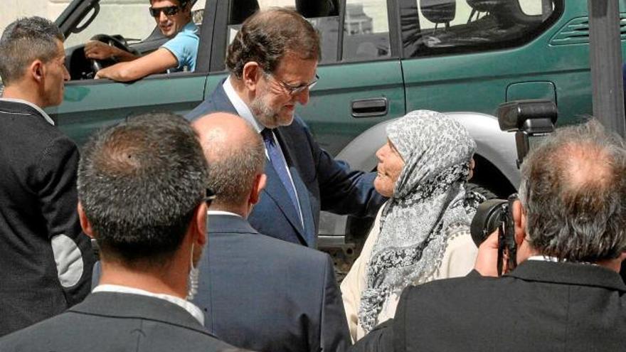 El president en funcions, Mariano Rajoy, durant la seva visita ahir a Ceuta