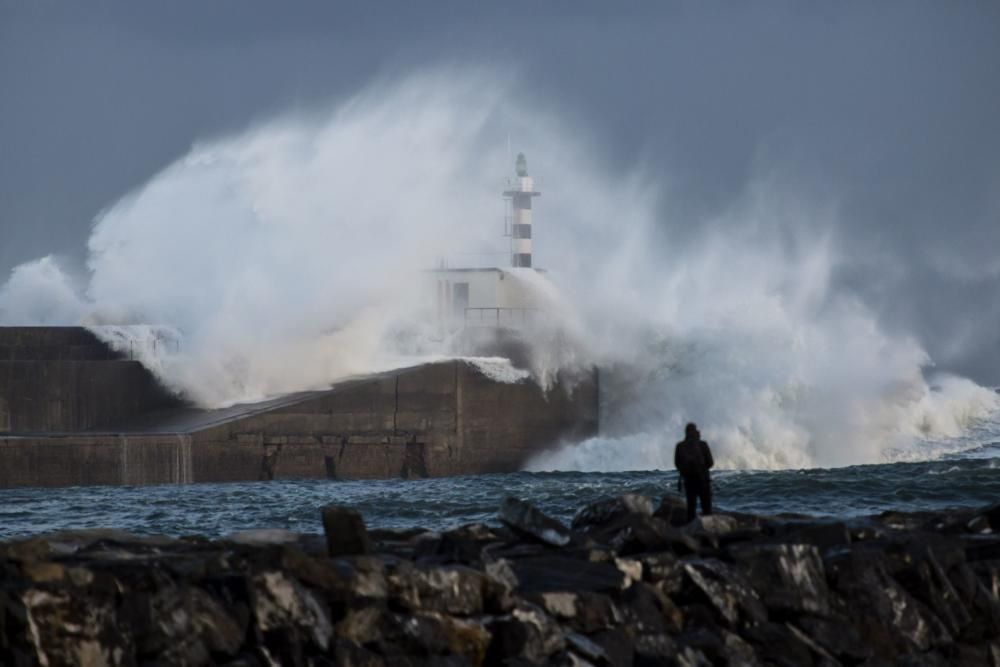 Temporal de viento y oleaje en Asturias