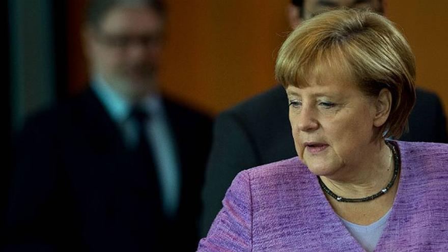 El partido de Merkel pide al SPD no retrasar las negociaciones de coalición