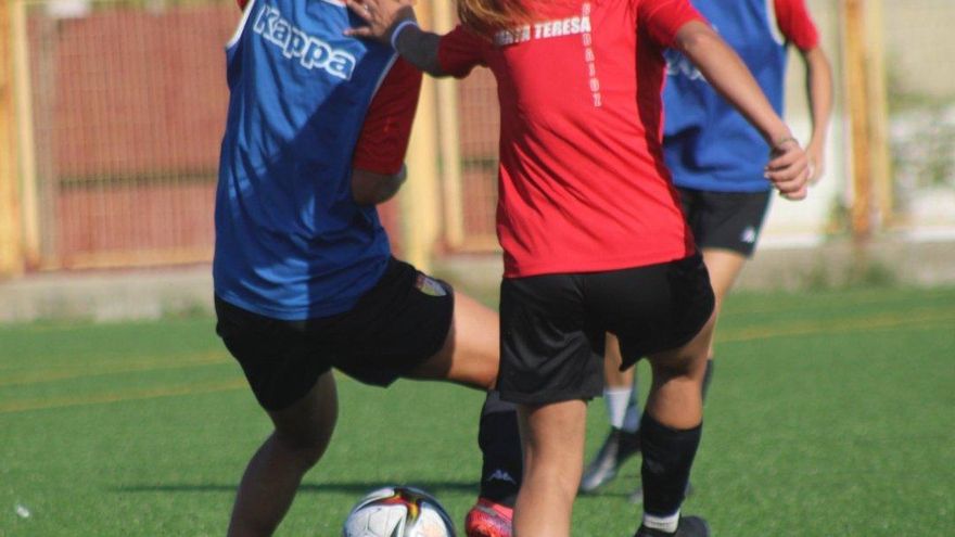 Las jugadoras del Santa Teresa, durante un entrenamiento