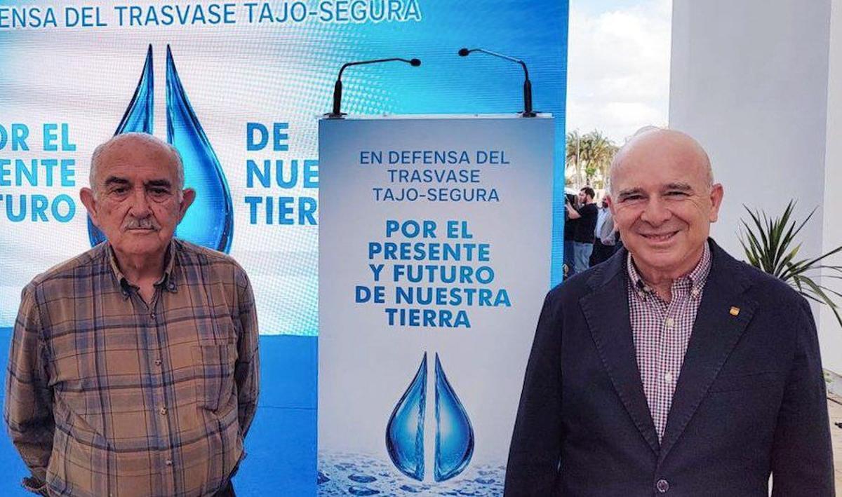 Los diputados de Vox Antonio Martínez Nieto y Alberto Garre, en el acto 'En defensa del Trasvase Tajo-Segura'