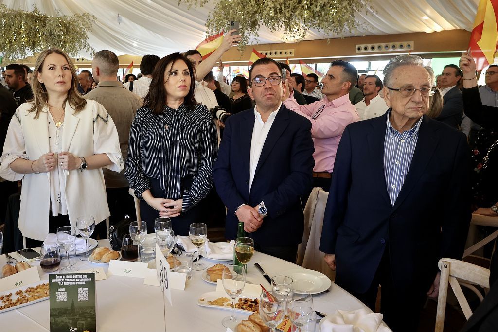 Todas las imágenes de la visita de Santiago Abascal en Murcia este domingo