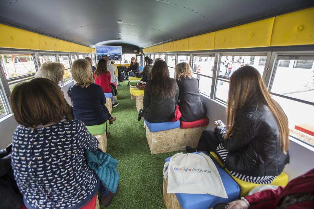 Presentación de Google Actívate en la plaza Séneca de Alicante