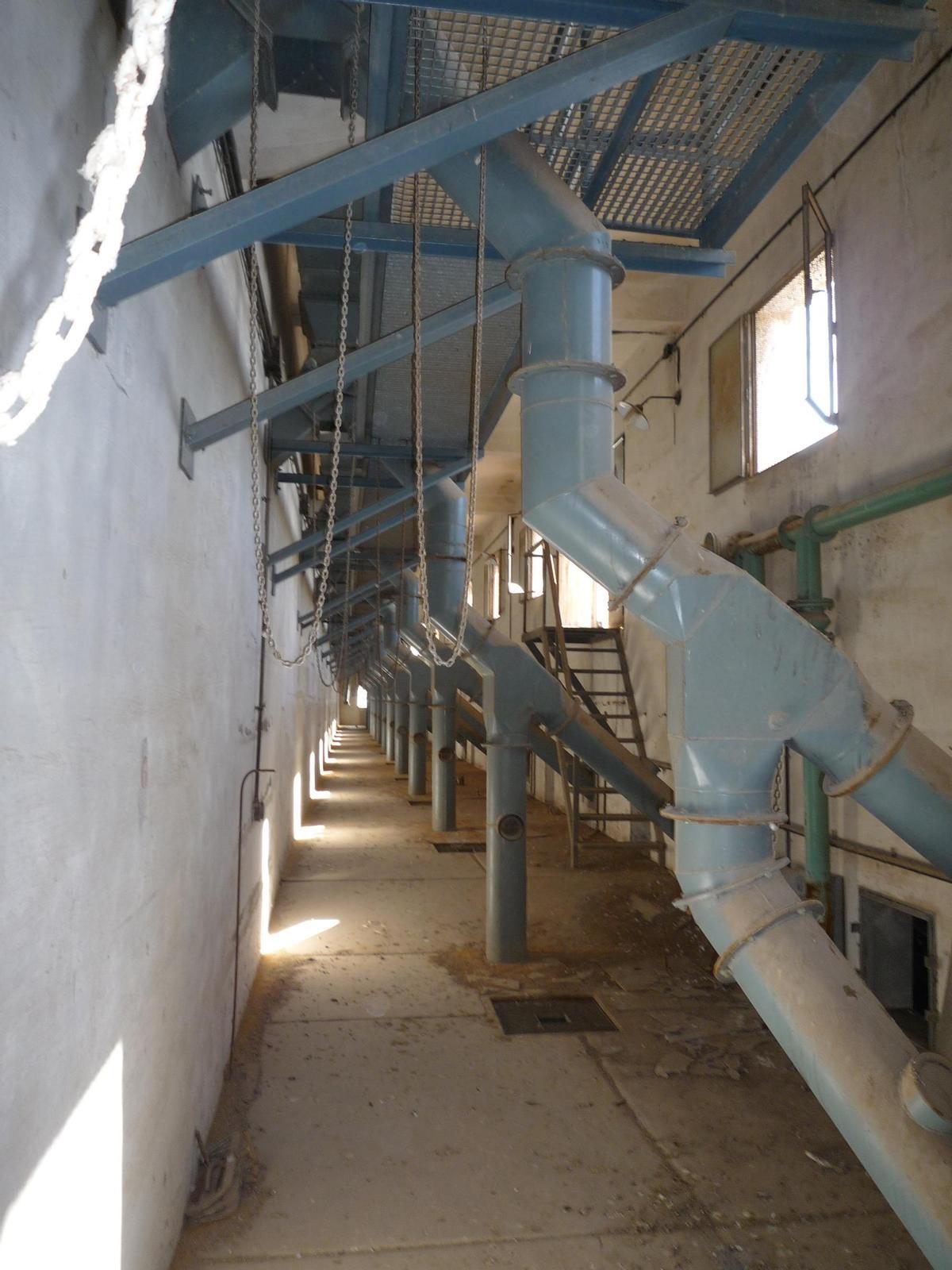 Interior del antiguo silo de grano de Santa Cruz.