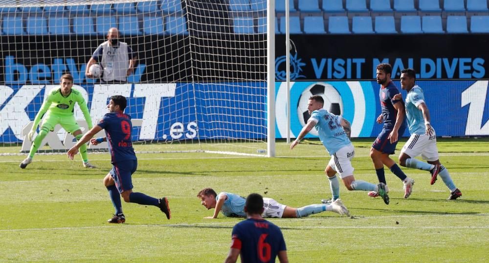 Las mejores fotografías del encuentro de la jornada 6 disputado en Balaídos entre celestes y rojiblancos.