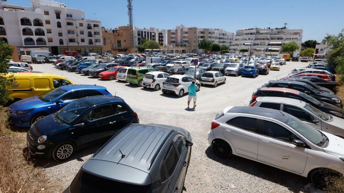 El aparcamiento de la calle Juan Tur Tur que se proyecta soterrar. | J. A. RIERA