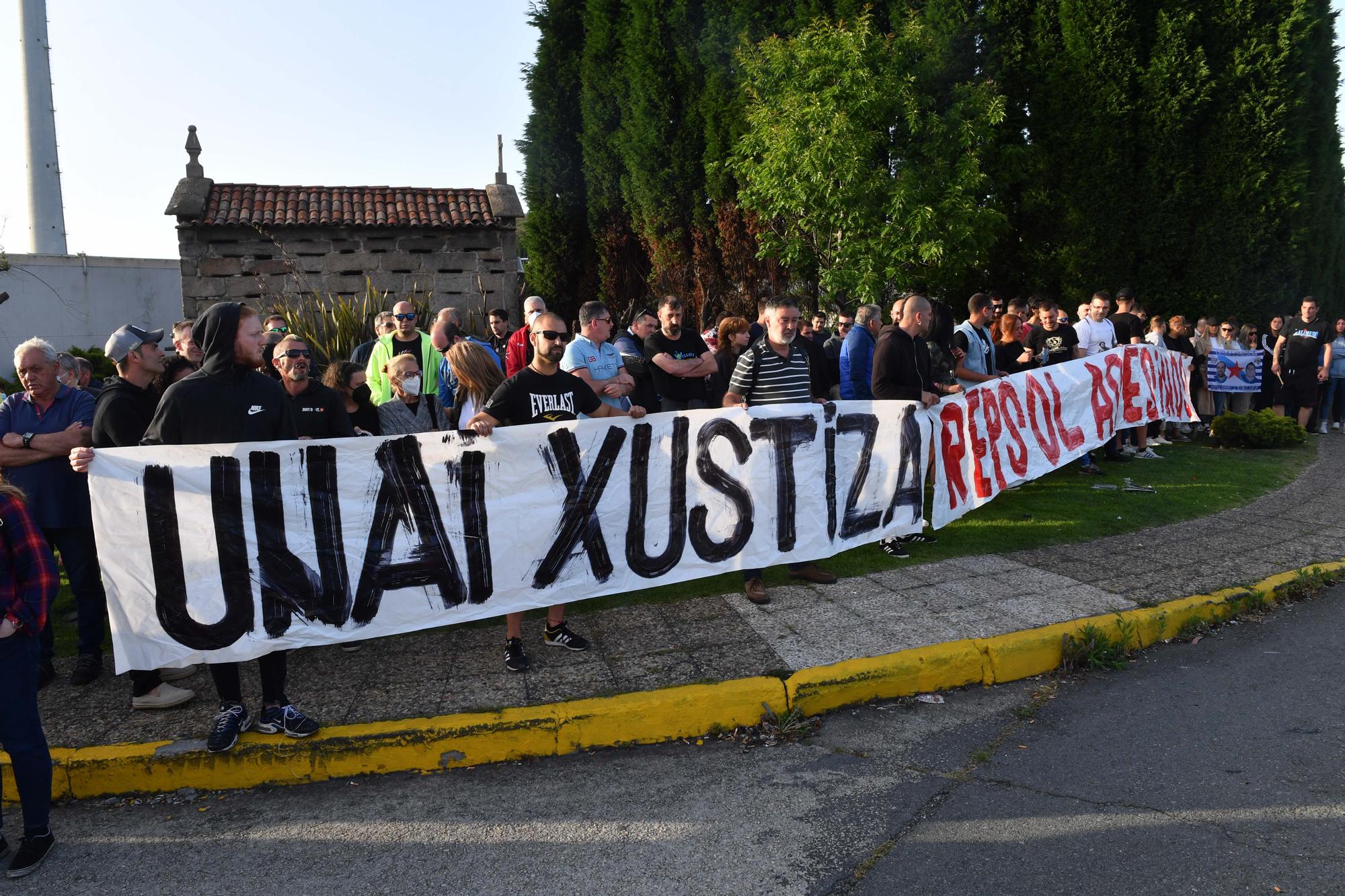 Familiares de Unai Martínez protestan por el informe del accidente mortal en Repsol