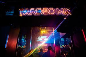 El tardeo, la moda entre los no tan jóvenes que dispara el negocio de las discotecas: el gasto ya supera al nocturno
