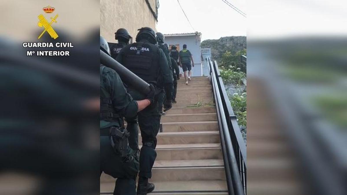 La intervención de la Guardia Civil en una vivienda de l'Atzúbia