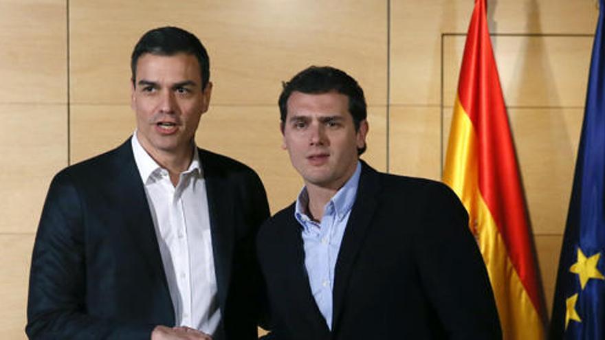 Albert Rivera, del Misteri a los Moros y Cristianos; Pedro Sánchez, a las Hogueras