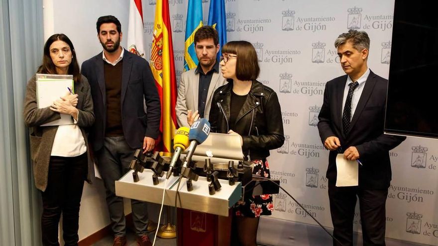 Por la izquierda, Ana Braña, Rubén Hidalgo, Jorge García, Esther Lozano y Alejandro Durán.