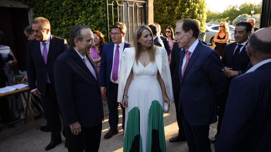 VÍDEO | Honores a la patrona de Cáceres: "¡Viva la Virgen de la Montaña!"