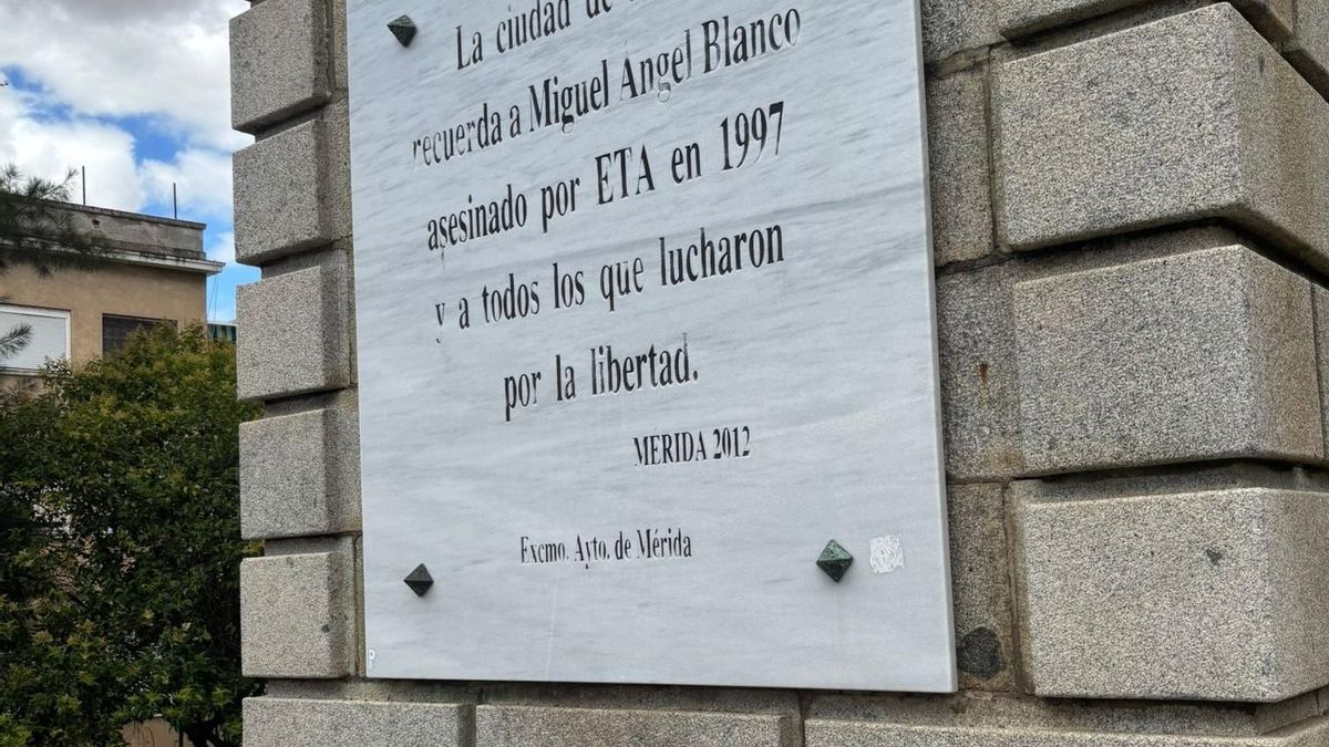 Monumento que recuerda a Miguel Ángel Blanco, en Mérida.