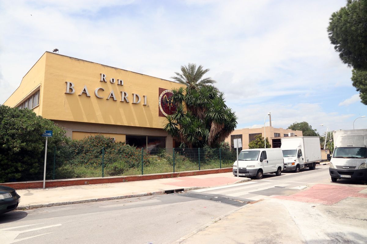 Visita a la antigua fábrica Bacardi de Málaga, comprada por Aquila Capital