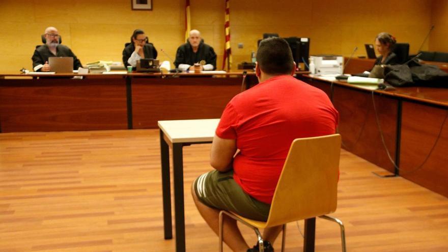 L'Audiència de Girona condemna a 4 anys i 7 mesos de presó un acusat de captar menors per obtenir pornografia infantil