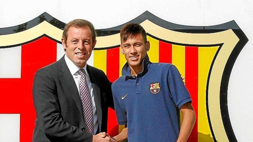 Neymar amb l&#039;expresident del FC Barcelona Sandro Rosell