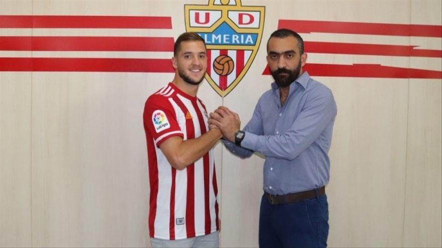 Valentín Vada, en su presentación con el Almería