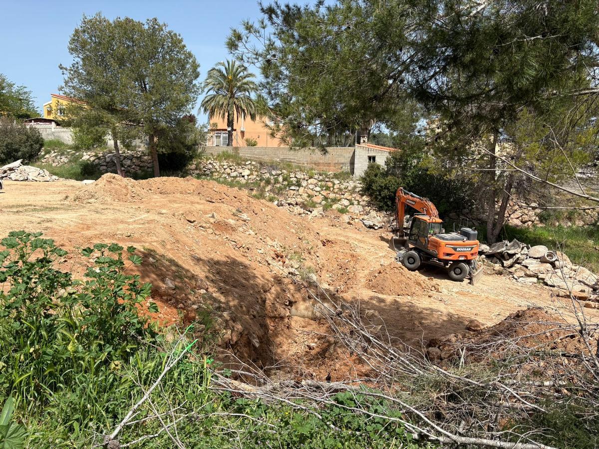 Comienzan los trabajos de recuperación y adecuación de la zona verde en la vaguada La Llomaina de Vilamarxant.