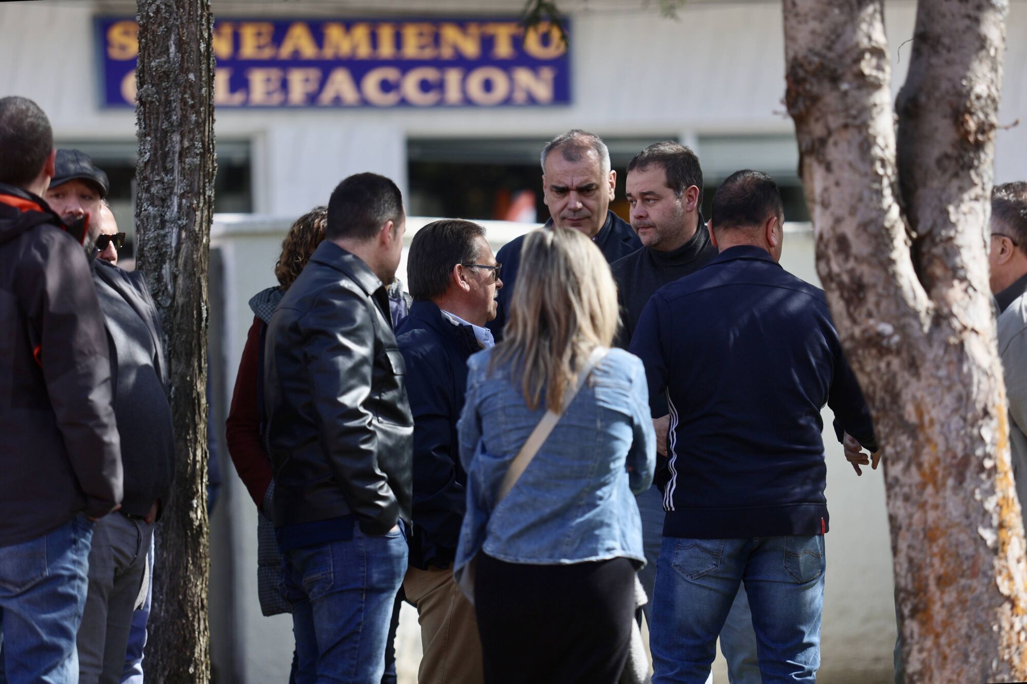 La capilla ardiente en Villablino de cuatro de los cinco fallecidos en la mina de Cerredo (Degaña)