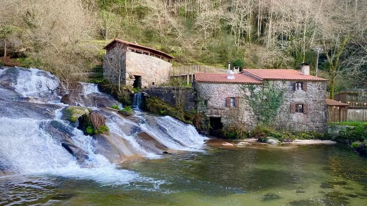 Así es el paraíso natural lleno de pozas y cascadas más bonito de Galicia: a menos de una hora de Santiago de Compostela