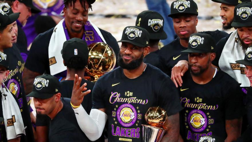 Los Angeles Lakers celebran su título de la NBA.