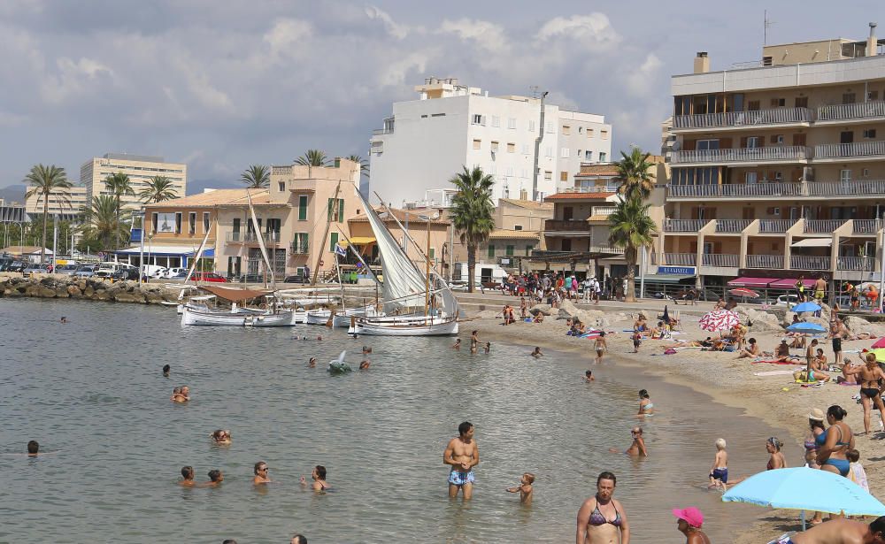 La vela latina navega por el Molinar