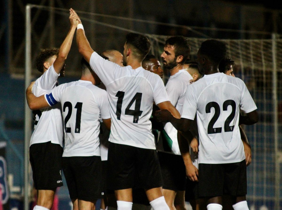 Celebración del último gol cordobesista.