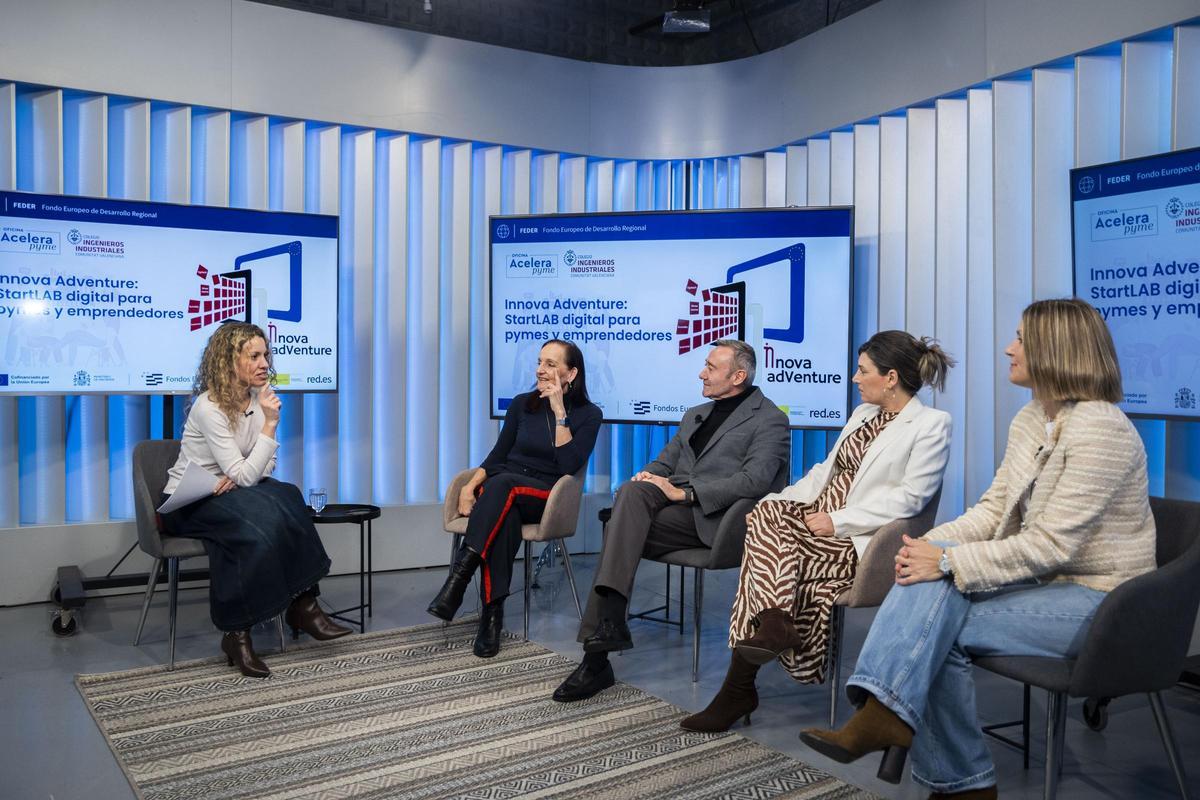 Momento de la intervención de Silvia Rueda, profesora de doctorado de informática en ETSE-UV