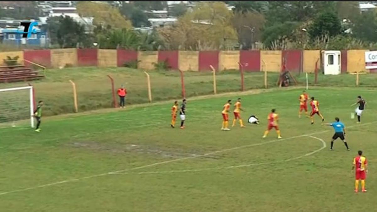 El día que Ronald Araújo marcó un hat-trick