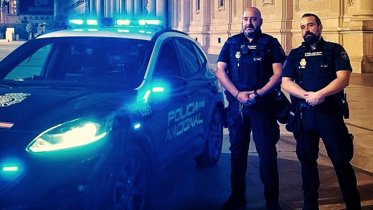 Iván y Rodrigo, los dos agentes que ayudaron a la mujer