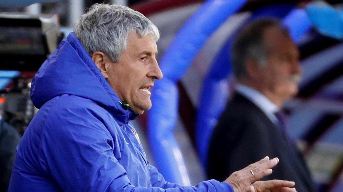 La puerta de la Premier League podría abrirse para Quique Setién