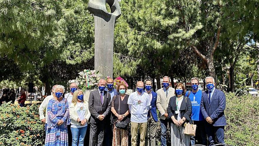 Acto de homenaje en el Monumento al Donante.