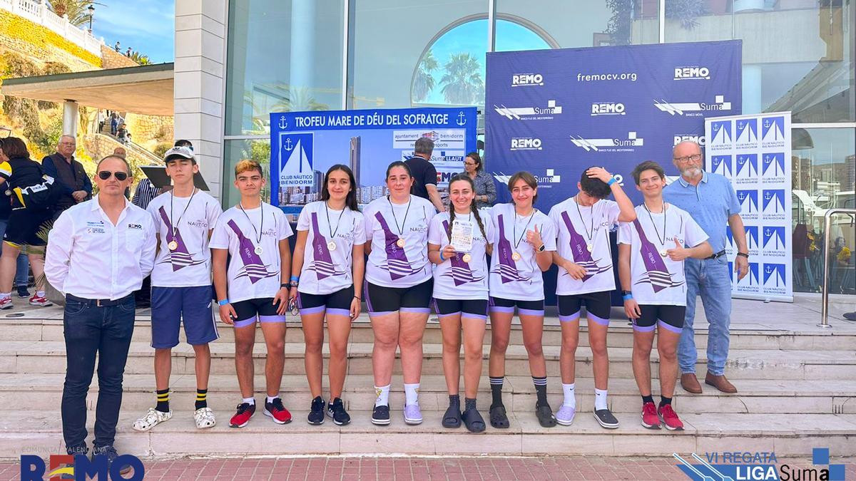 El equipo mixto cadete del RCN Gandia, triunfador en la regata autonómica de remo en Benidorm