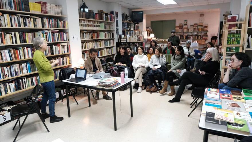 Figueres se suma al dia mundial de les llibreries amb un passeig teatralitzat